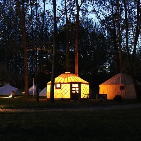 Oeko Kemping Es Glamping Tiszadada 外观 照片