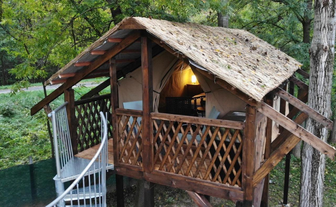 Oeko Kemping Es Glamping Tiszadada 外观 照片